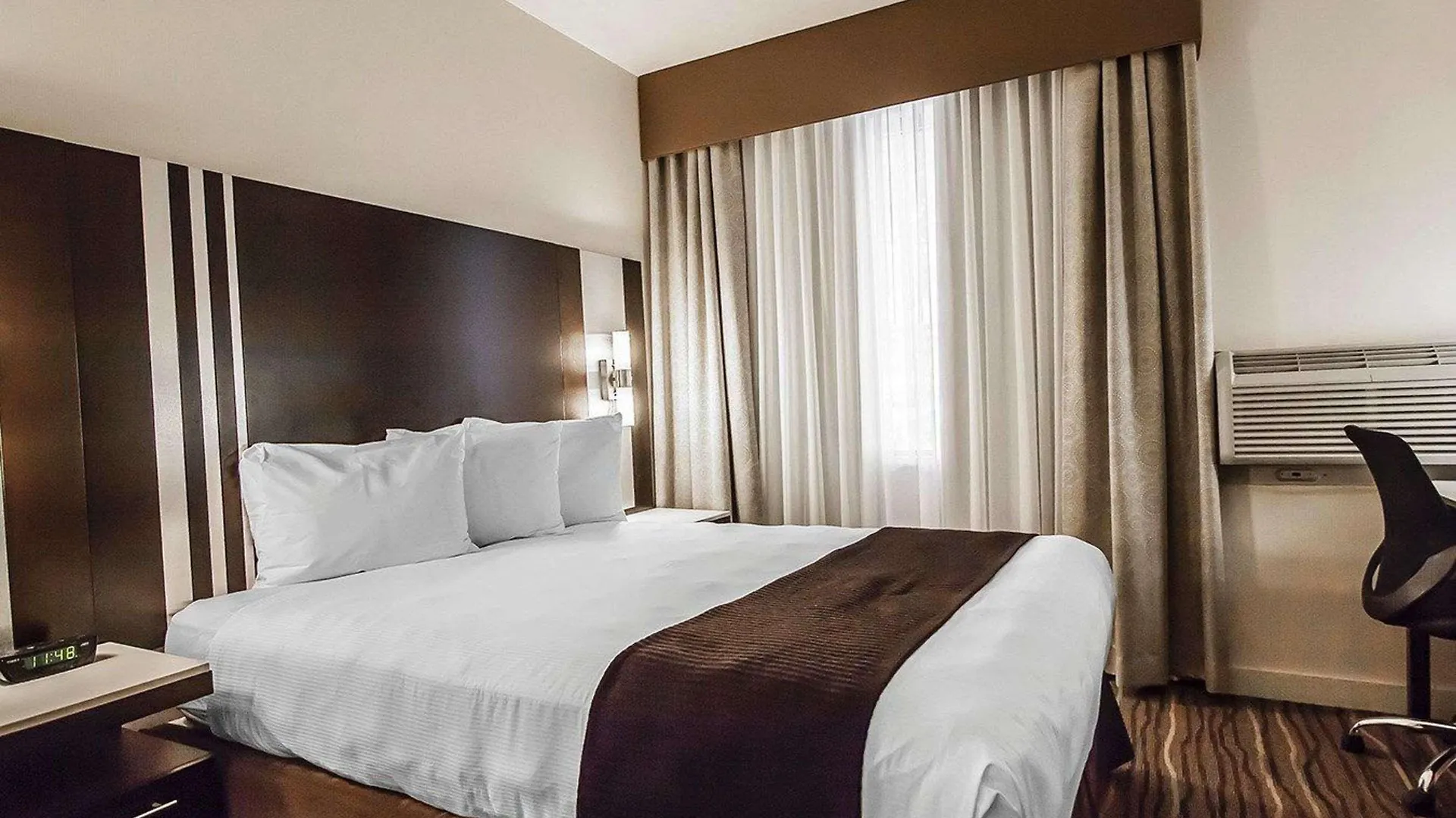 Quality Hotel Airport South Richmond 3*,  Canada