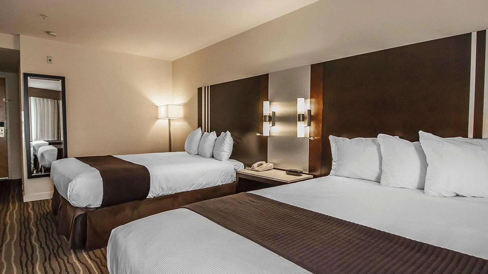 ***  Quality Hotel Airport South Richmond Canada