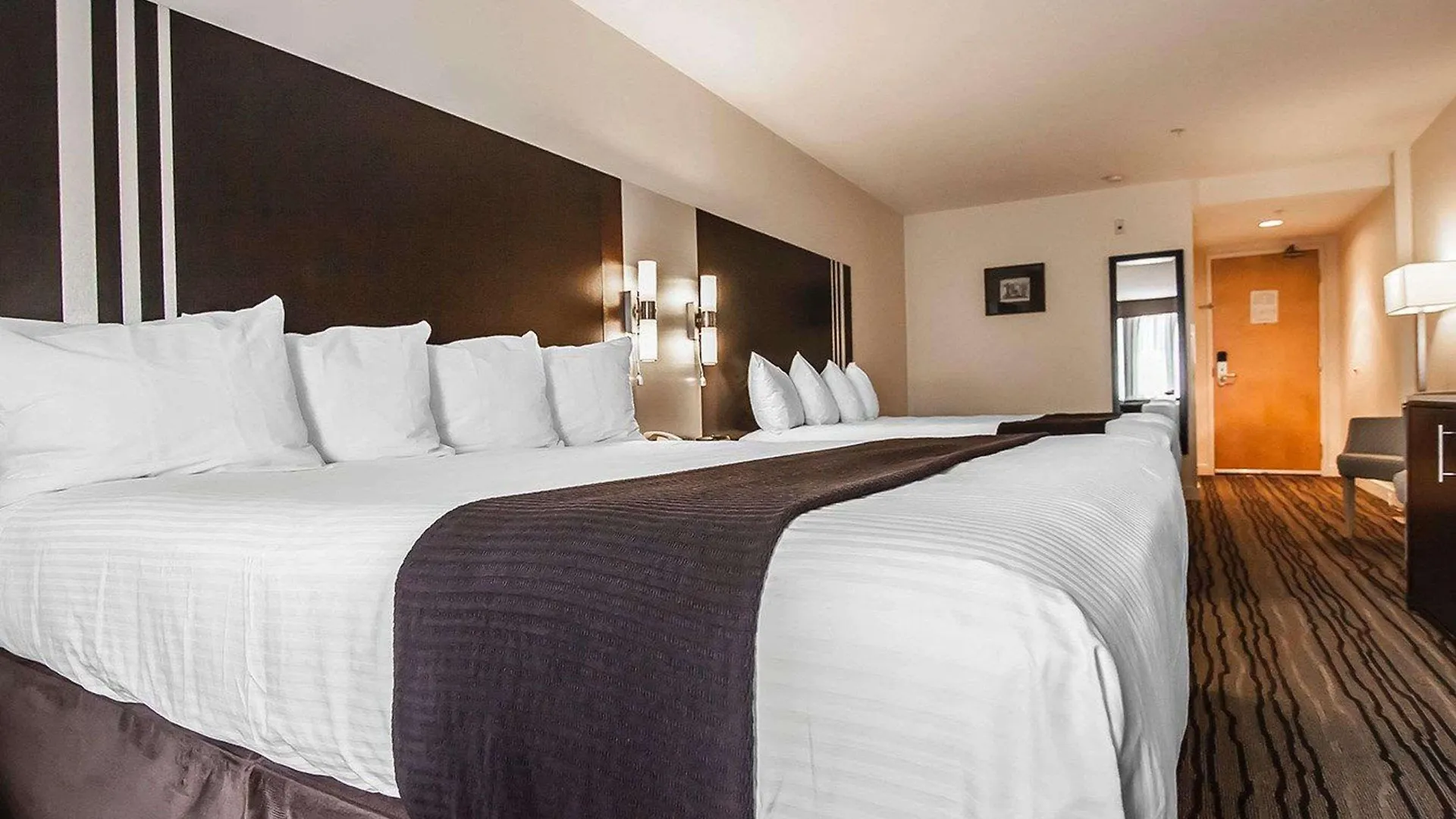Quality Hotel Airport South Richmond 3*,