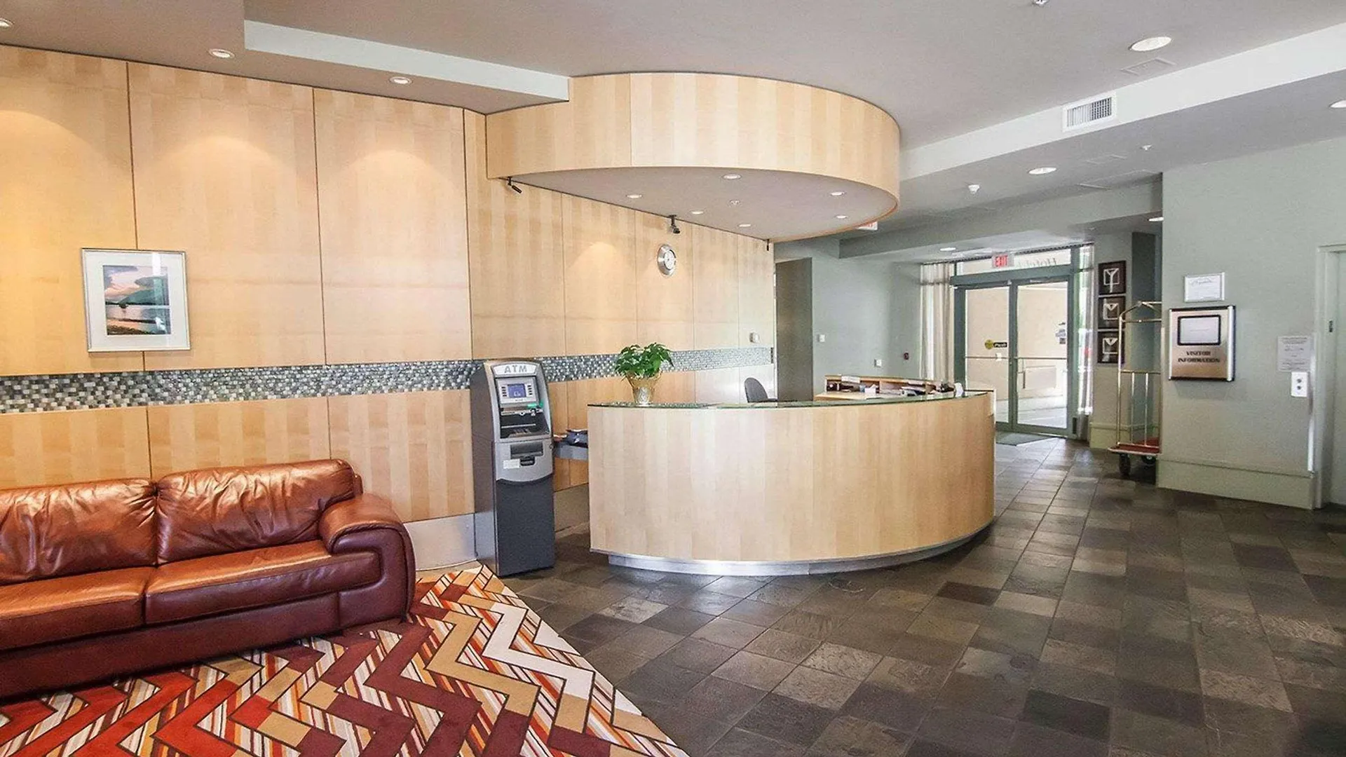 Quality Hotel Airport South Richmond 3*,