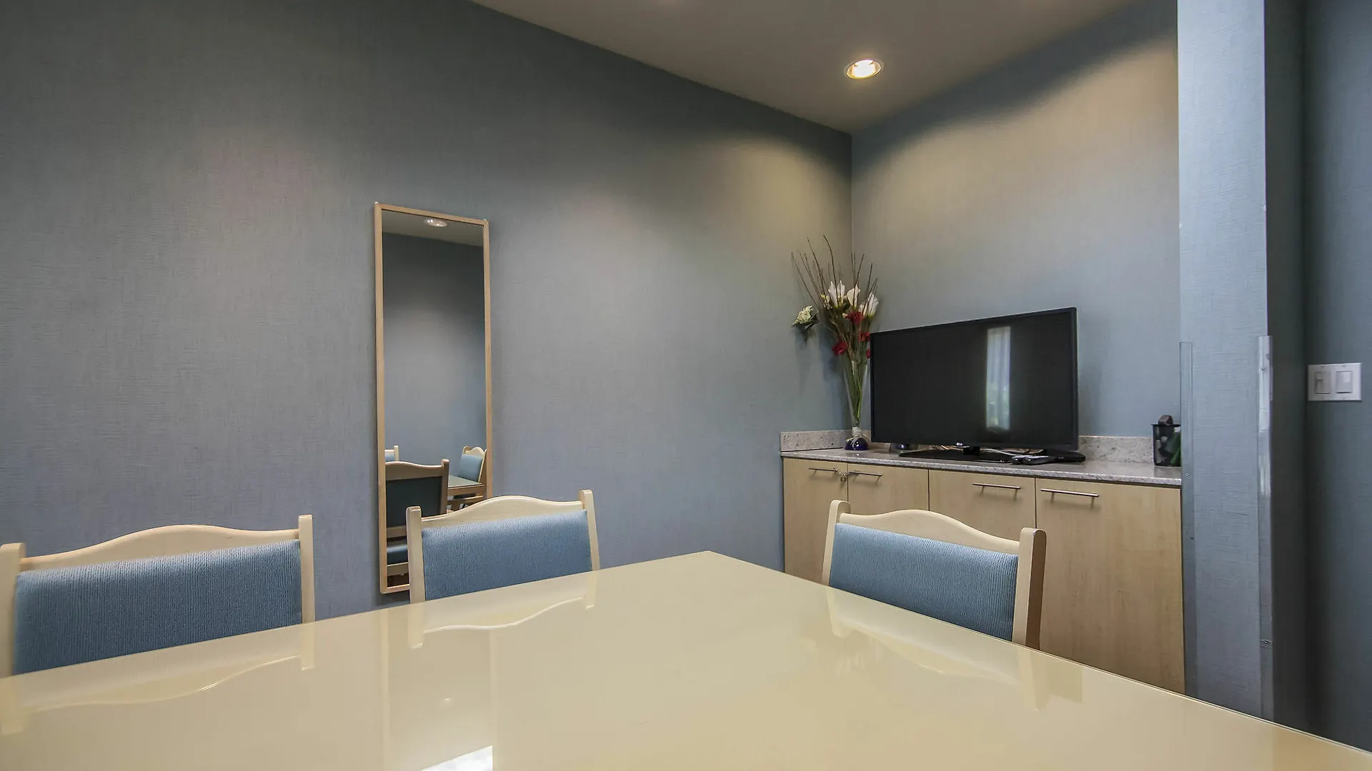 Quality Hotel Airport South Richmond 3*,  Canada