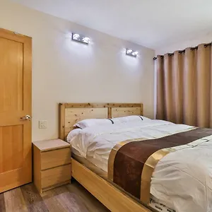 Bed & Breakfast Riverfront Estate 